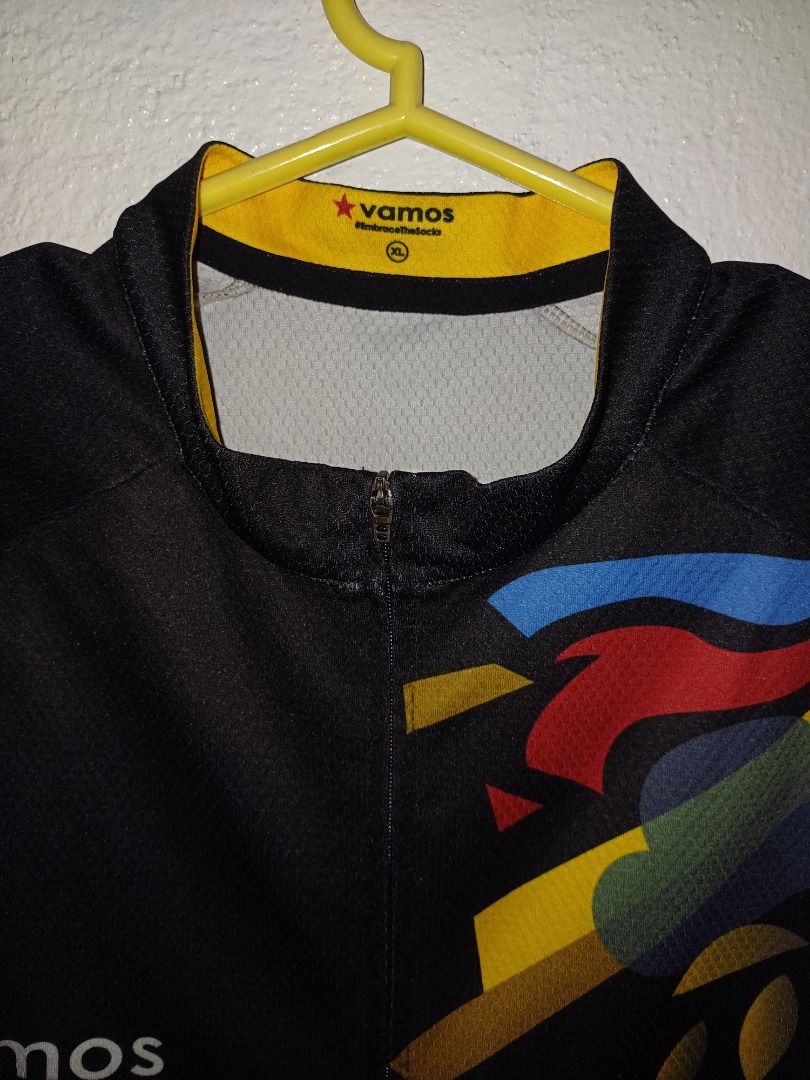 Vamos Jersey 2 XL (Category: Tshirts & Polo Shirts ) located in Subic. Submitted by EdwardC39 (Listing ID 1304187909, Image 2). Description: The item is in good condition with normal usage Chest 19.5 Length 28.5 RFS: Downsizing.