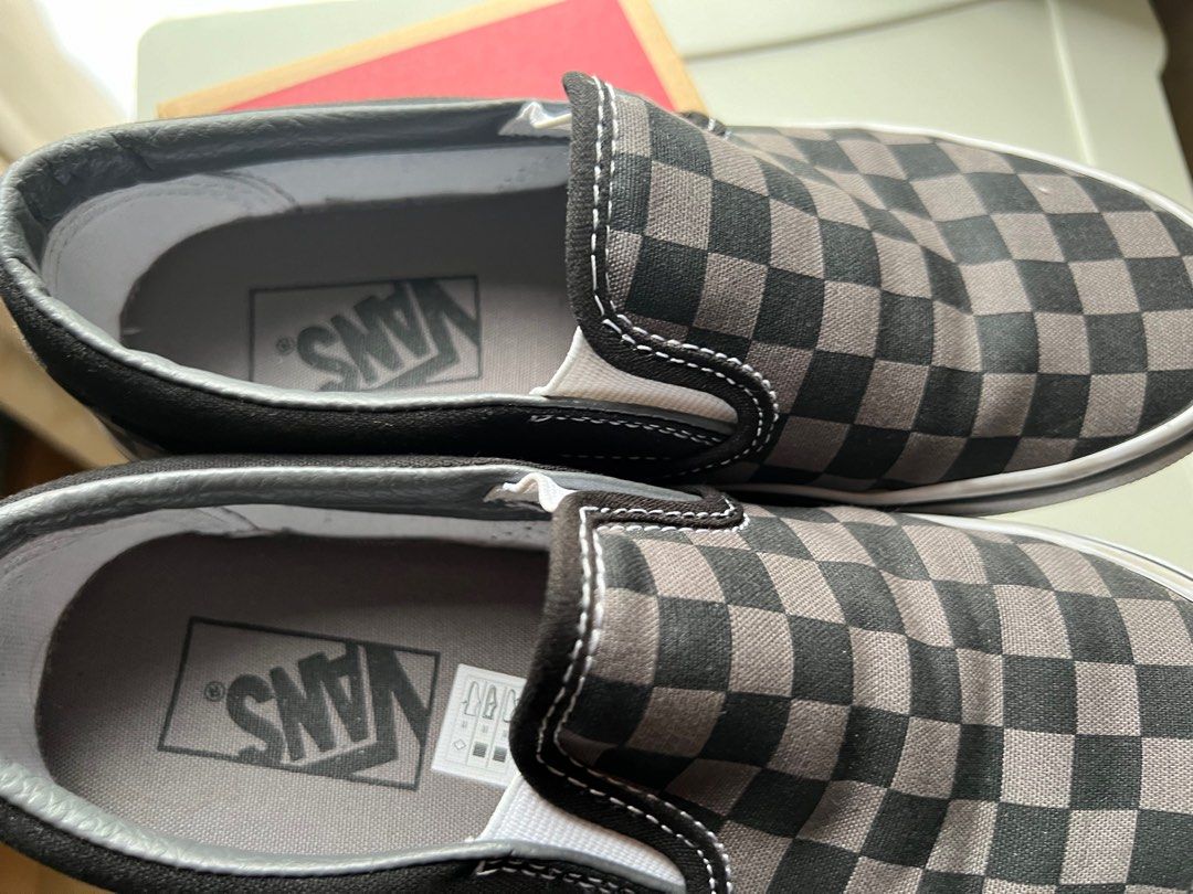 Vans Classic Slip on (Category: Sneakers) located in Paranaque City. Submitted by sierra21 (Listing ID 1304179962, Image 3). Description: Good as new w box see photos for more details .
