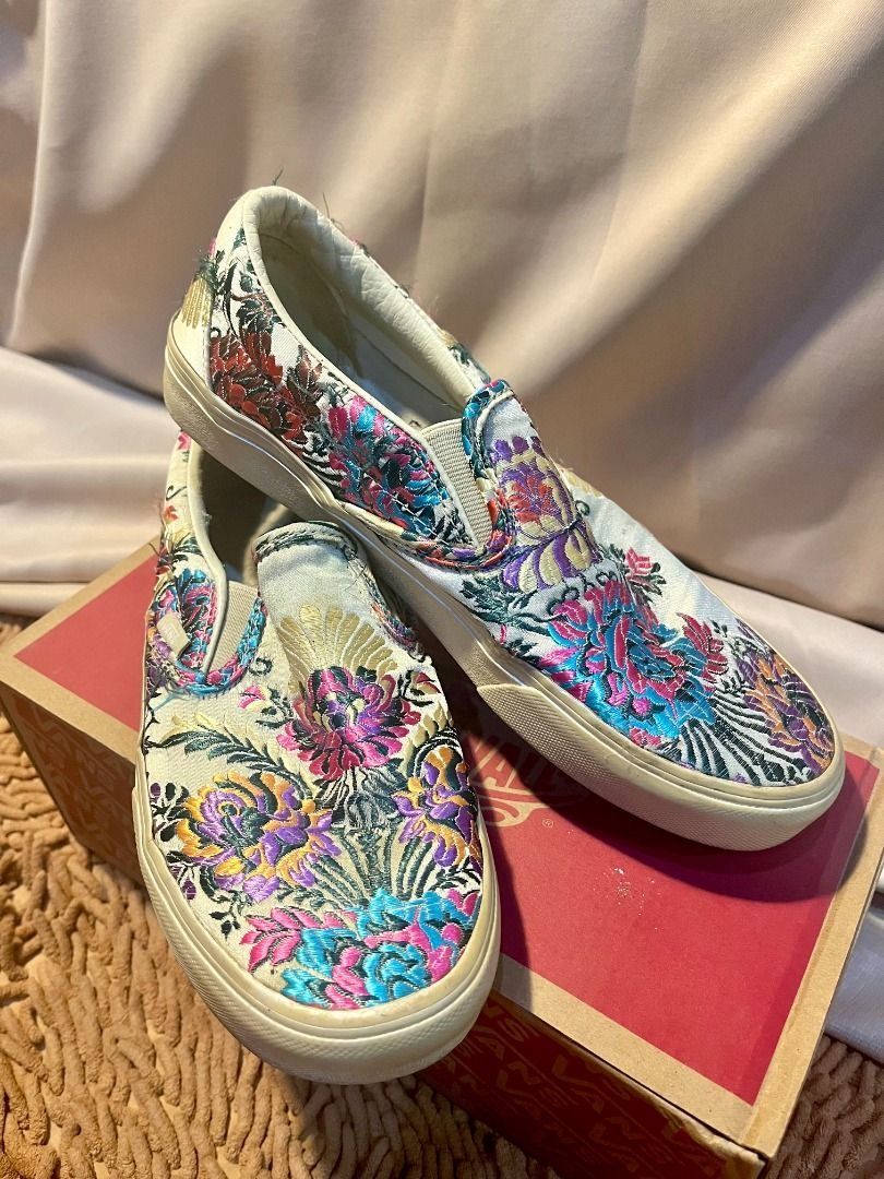 Vans Festival Satin Slip On Fesyen Wanita Sepatu di Carousell