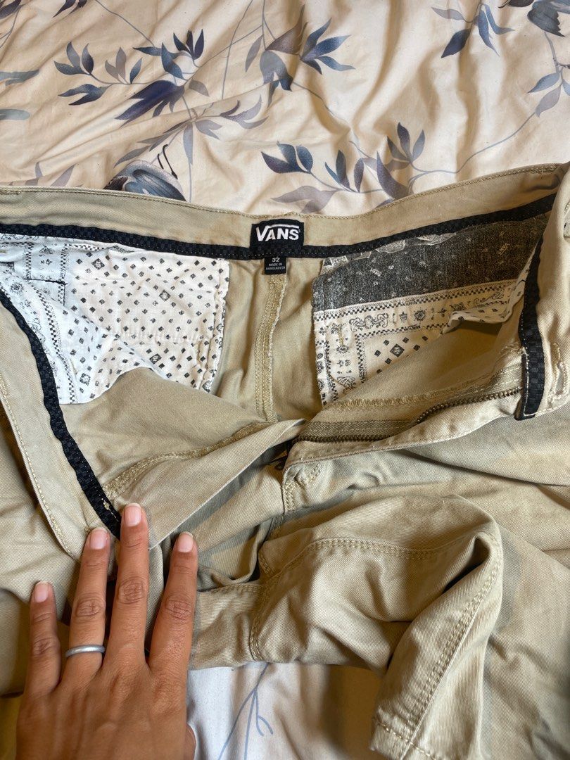 Vans shorts men size 32 Men s Fashion Bottoms Shorts on Carousell