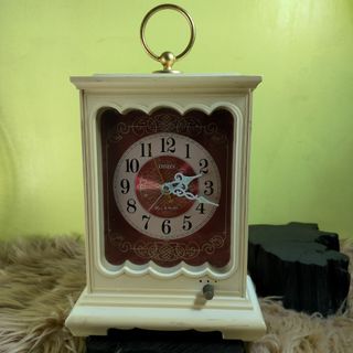 Vintage Citizen Table Clock with Music