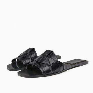 (Category: ) located in . Submitted by jayms_closet (Listing ID 1304198390, Image 1). Description: .