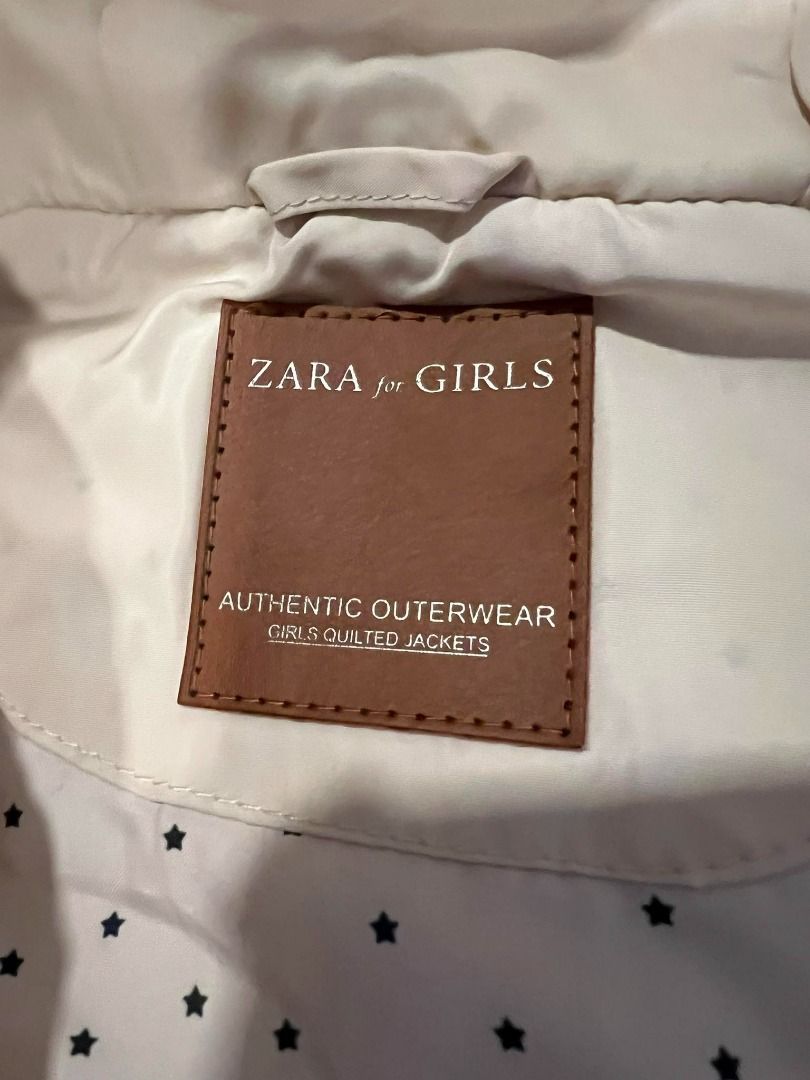 Zara Sleeveless Hoodie (Category: Babies & Kids Fashion) located in Makati City. Submitted by andre_esque (Listing ID 1304178749, Image 2). Description: Zara sleeveless winter hoodie for girls.
