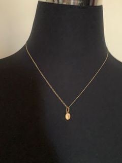 18k Gold Necklace Mama Mary religious pendant