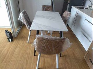 4 SEATER MARBLE DINING TABLE