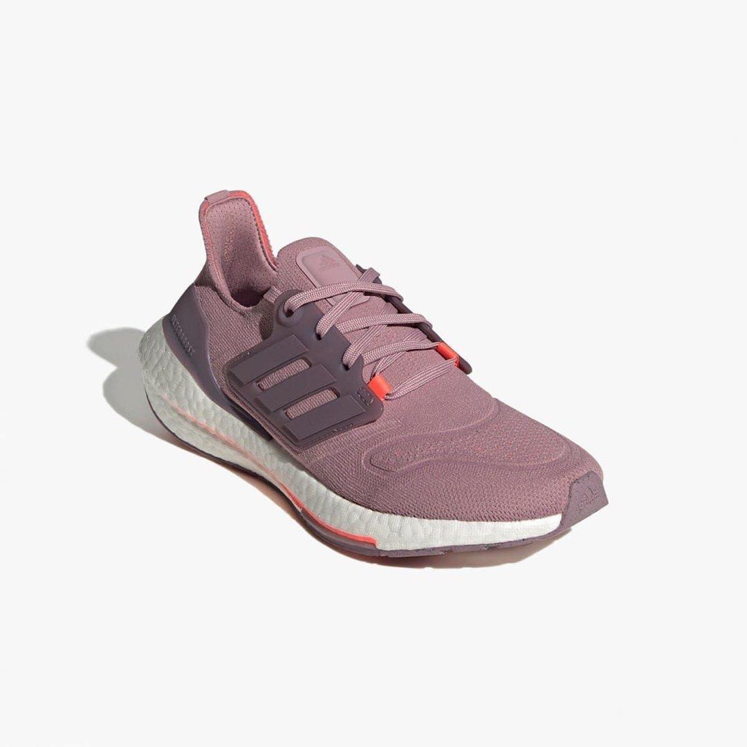 Adidas Ultraboost 22 Shoes (Category: Sneakers) located in Dagupan City. Submitted by thymeph (Listing ID 1301267343, Image 1). Description: Ultraboost 22 W Brandnew 💯 Original Price:9,500❌ Selling for : 4,200 ✅ Available sizes: Size 7 & 7.5 .