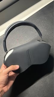 Airpods Max with FREE Case - Space Grey