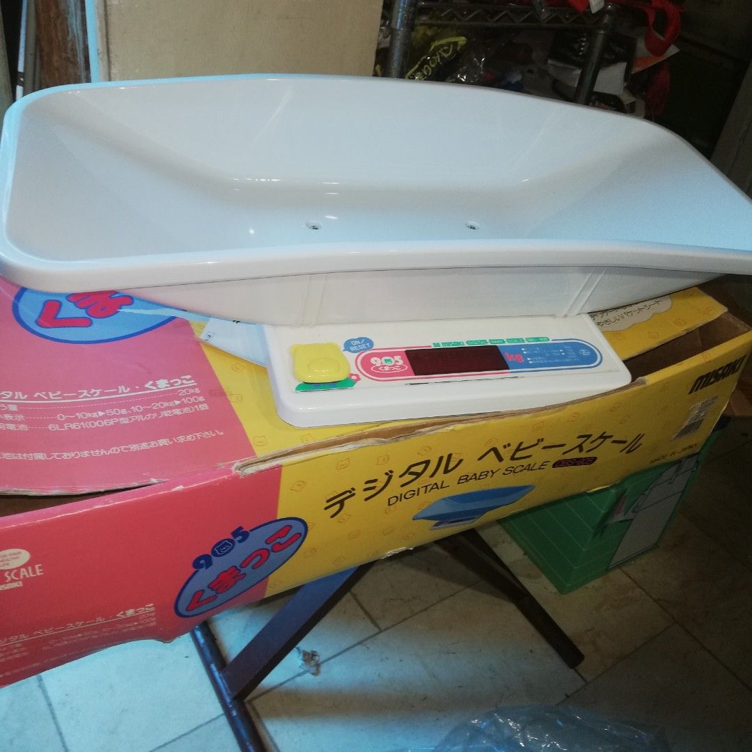 Baby digital weighing scale, misaki (Category: Bathtub & Bath Accessories) located in Paranaque City. Submitted by 4thestate.surplusan (Listing ID 1301303615, Image 1). Description: A misaki baby digital weighing scale fr japan. Pls refer to photos.