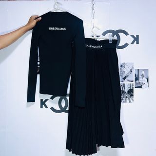 Balenciaga set knitted top and pleated skirt