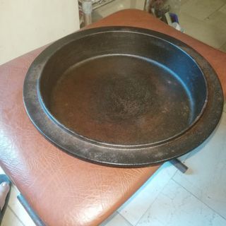 Cast iron cookware, no cover