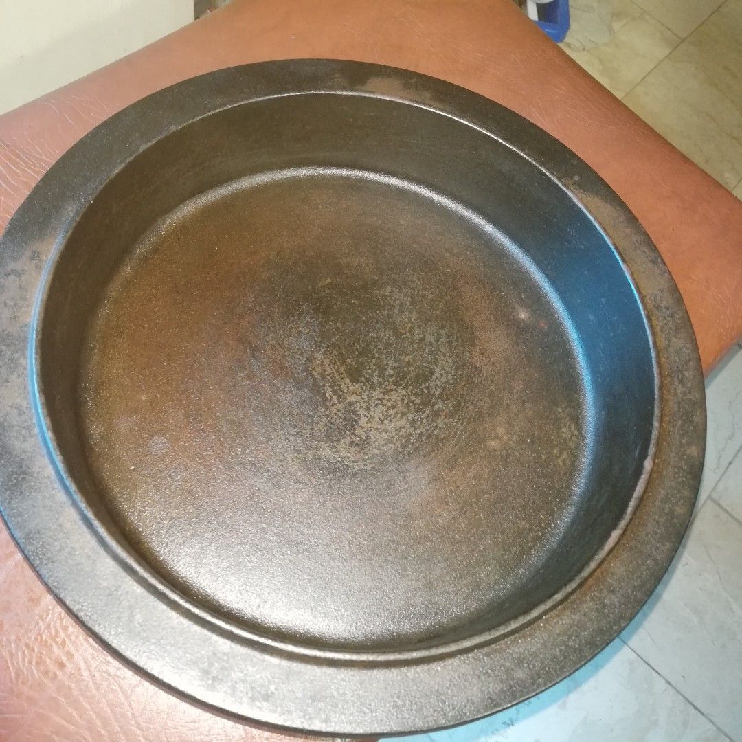 Cast iron cookware, no cover (Category: Bakeware) located in Paranaque City. Submitted by 4thestate.surplusan (Listing ID 1301303303, Image 3). Description: Cast iron cookware, japan. Pls see pics.