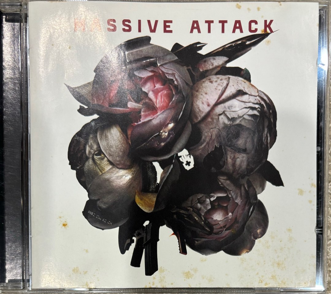 THE BEST OF MASSIVE ATTACK COLLECTED 限定 THE BEST OF MASSIVE ATTACK COLLECTED 限定 Amazon.co.jp: MASSIVE