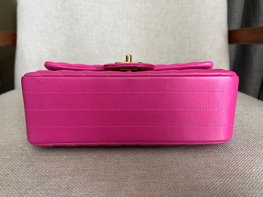 CHANEL MINI RECTANGULAR CHEVRON (Category: Bags & Wallets) located in Kuala Lumpur. Submitted by ehm1010 (Listing ID 1301270667, Image 3). Description: CHANEL CHEVRON MINI RECTANGULAR FLAP LAMBSKIN COME WITH DB, BOX, RiBBON, PAPERBAG, AUTHENTIC CARD, CARE CARD .