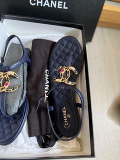 Chanel navy blue size 37.5 leather thong