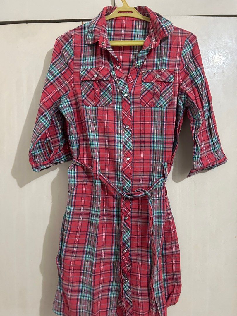 Checkered Patterned Red Mini Dress (Category: Dresses) located in Quezon City. Submitted by samthingsshop (Listing ID 1301297187, Image 2). Description: A dress I super loved growing up and have spent a lot of good memories with! RFS: Decluttering and outgrown the dress.