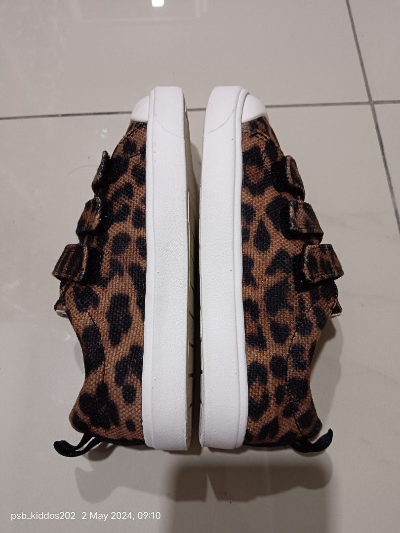 CLARKS NATIONAL GEOGRAPHIC Kasut Kanak Kasut Budak Kids Shoes Babies Kids Babies Kids Fashion on Carousell