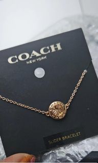 (Category: ) located in . Submitted by fleaupmywardrobe2 (Listing ID 1301219137, Image 1). Description: .