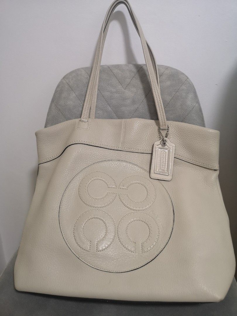 Coach vintage tote bag light beige color Women s Fashion Bags Wallets Tote Bags on Carousell