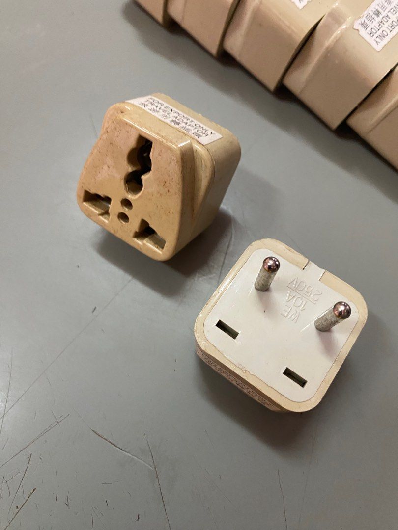 Converting plug (Category: Electrical, Adaptors & Sockets) located in Singapore. Submitted by syc07 (Listing ID 1301172944, Image 3). Description: For export only. New but been stored for a long time. $6/- for 10pcs, free local delivery by post..
