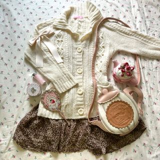 (Category: ) located in . Submitted by romanticise (Listing ID 1301256826, Image 1). Description: .