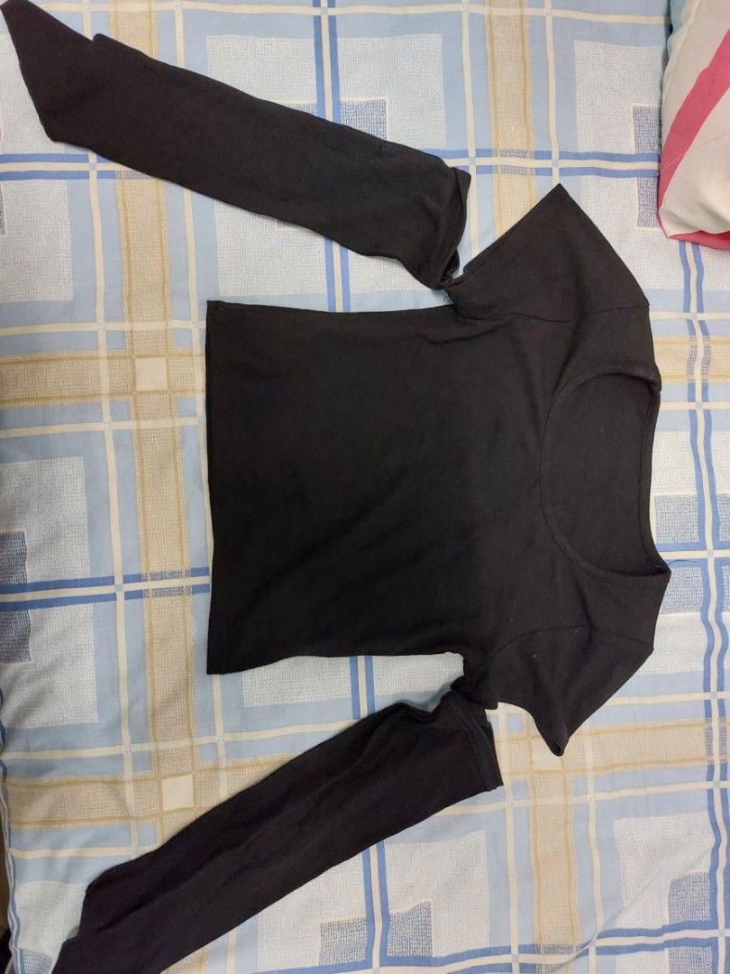 Cute top (Category: Shirts) located in Petaling Jaya. Submitted by lee_xm (Listing ID 1301286921, Image 2). Description: Only worn twice. Actually cute and arrived from taobao in expected quality. I just don't see myself wearing this often..