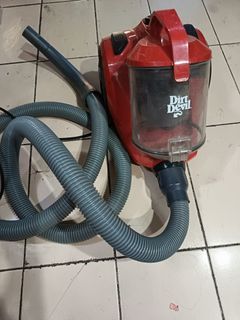 Dirt devil Bagless vacuum