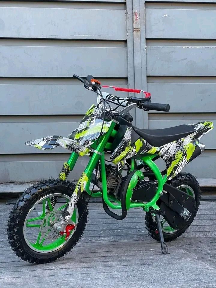 enduro 88 extreme color (Category: Bicycles) located in Manila. Submitted by saguittarian06 (Listing ID 1301196324, Image 2). Description: ₱8,800 Enduro #88 Extreme Color 2-stroke engine motor need 2T. If you add gasoline directly without 2T, the motor will burn out and cannot be used normally. Color: Extreme blue, extreme red, extreme black Extreme red , extreme green Limited stocks only.