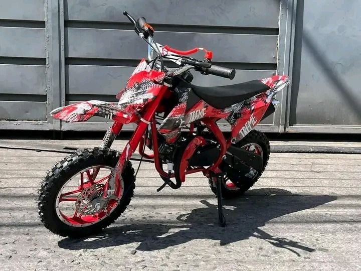 enduro 88 extreme color (Category: Bicycles) located in Manila. Submitted by saguittarian06 (Listing ID 1301196324, Image 1). Description: ₱8,800 Enduro #88 Extreme Color 2-stroke engine motor need 2T. If you add gasoline directly without 2T, the motor will burn out and cannot be used normally. Color: Extreme blue, extreme red, extreme black Extreme red , extreme green Limited stocks only.