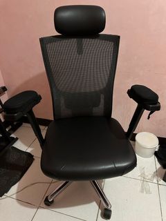 Ergonomic heavy duty office chair