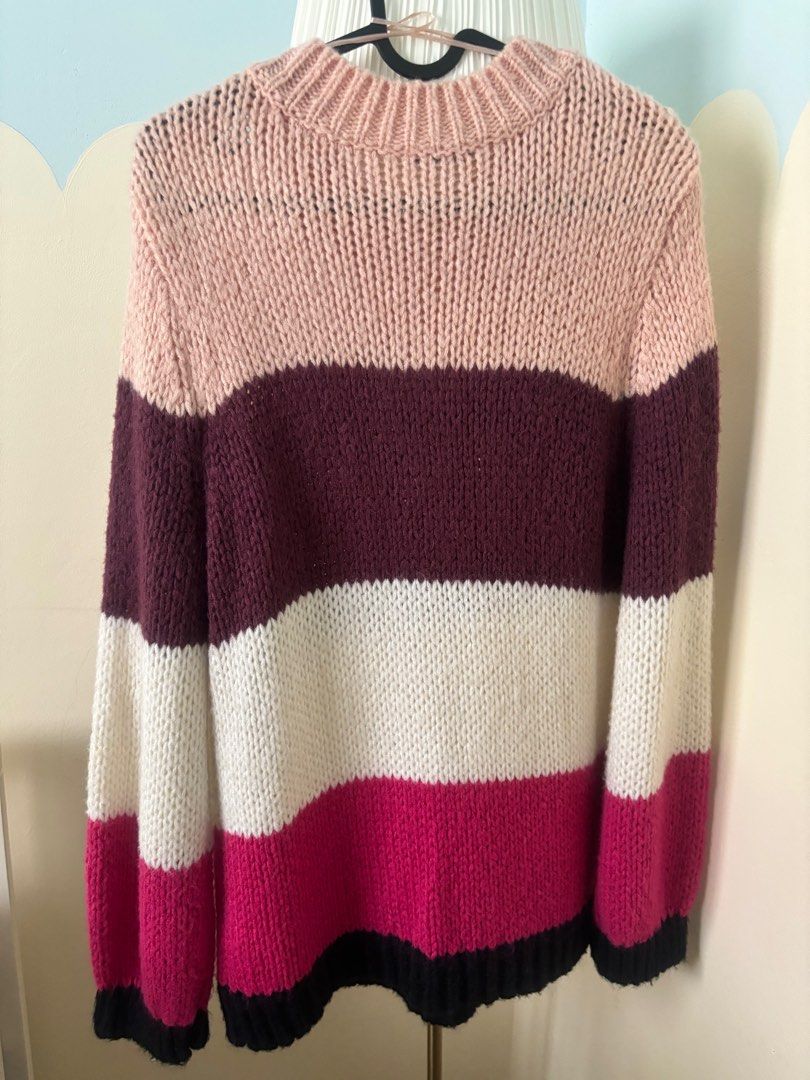 Esprit knitwear shop