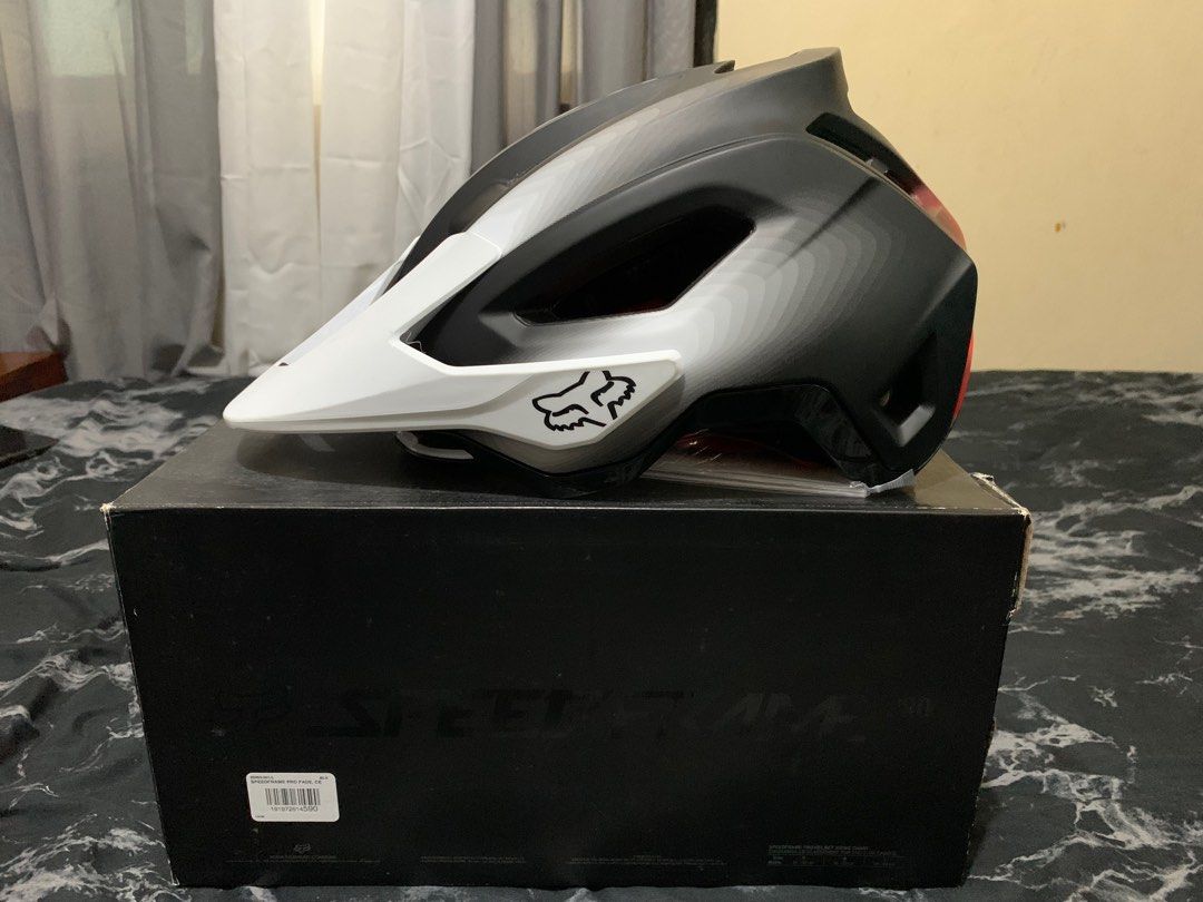 FOX SPEEDFRAME HELMET (Category: Bicycles) located in Cabuyao City. Submitted by bdeborja1291 (Listing ID 1301185810, Image 1). Description: FOX SPEEDFRAME HELMET SIZE:LARGE MIPS TECHNOLOGY MALL PRICE 12k Selling Price 4000 Brandnew Txt or call 09322040049.