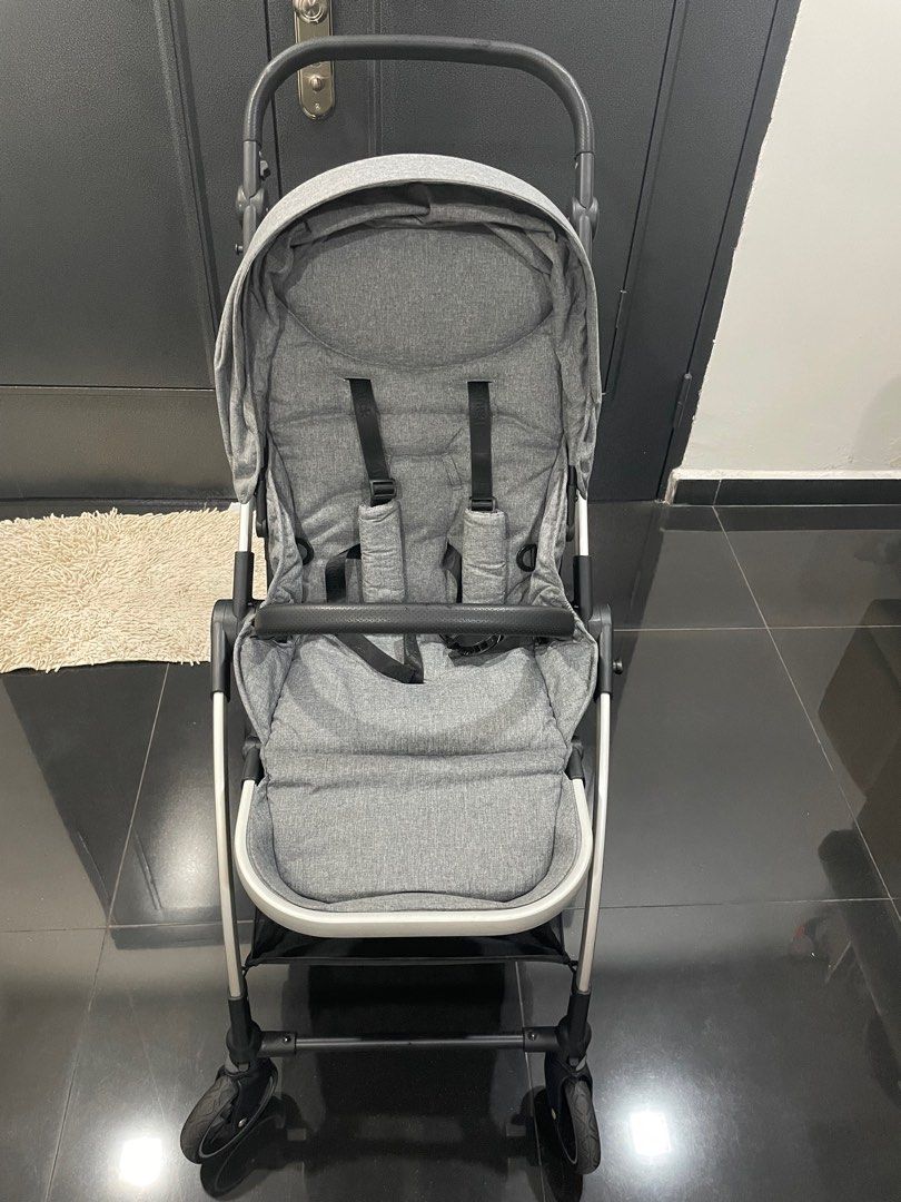 Hauck Colibri two ways facing compact stroller, Babies & Kids, Going ...
