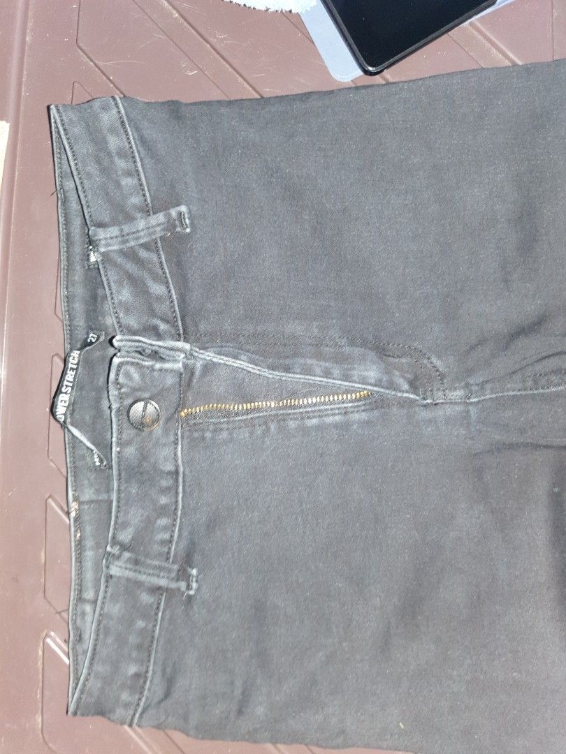 Highwaisted penshoppe pants (Category: Jeans) located in Antipolo. Submitted by nuggetswedges (Listing ID 1301187317, Image 1). Description: 26-27 waist.