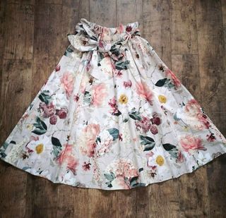 H&M pastel floral bell-shape belted paper bag midi skirt