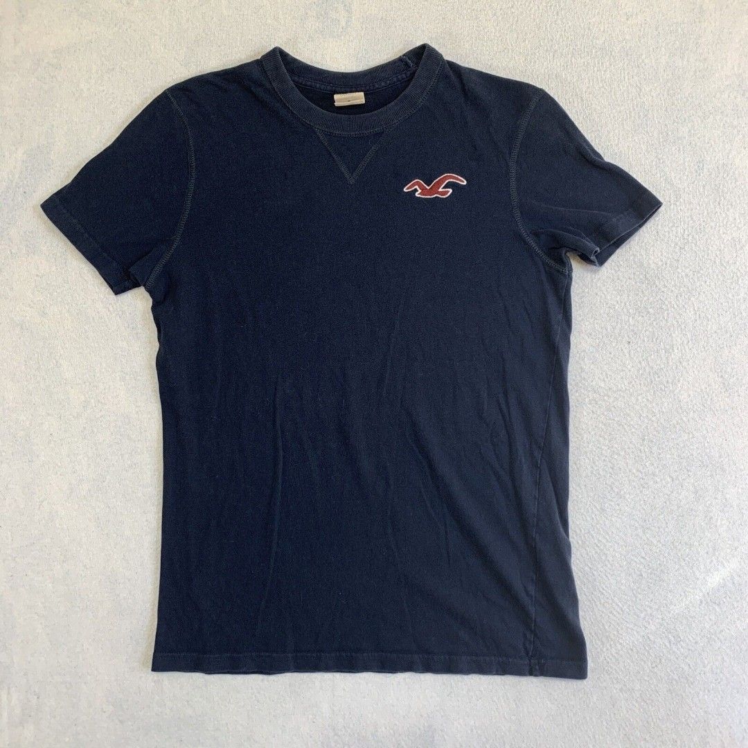 Hollister T Shirt Mens Small Navy Blue Embroidered Logo 100 Cotton Men s Fashion Tops Sets Tshirts Polo Shirts on Carousell