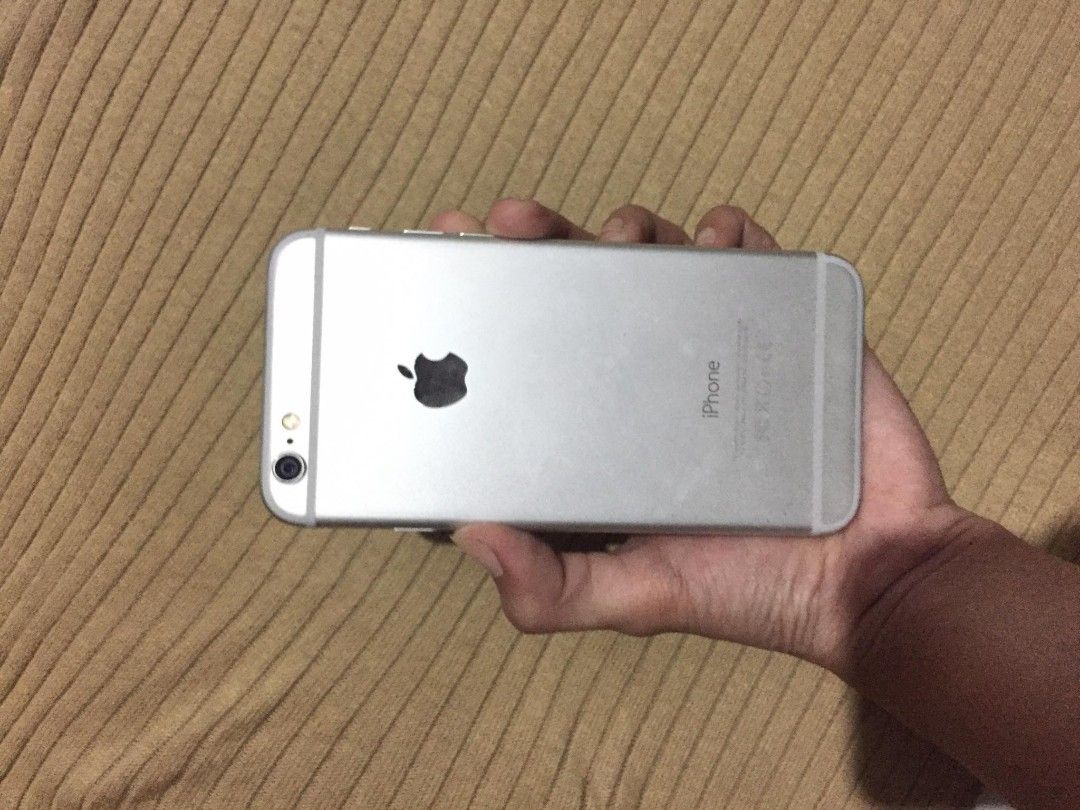 Iphone 6- 16 Gb (Category: iPhone 6 Series) located in Alcoy. Submitted by sambr (Listing ID 1301251642, Image 3). Description: Iphone 6 - 16 Gb Bought it last April Complete set with box ( Charger, Pin, Earphones) Working all buttons Nice camera No issues.