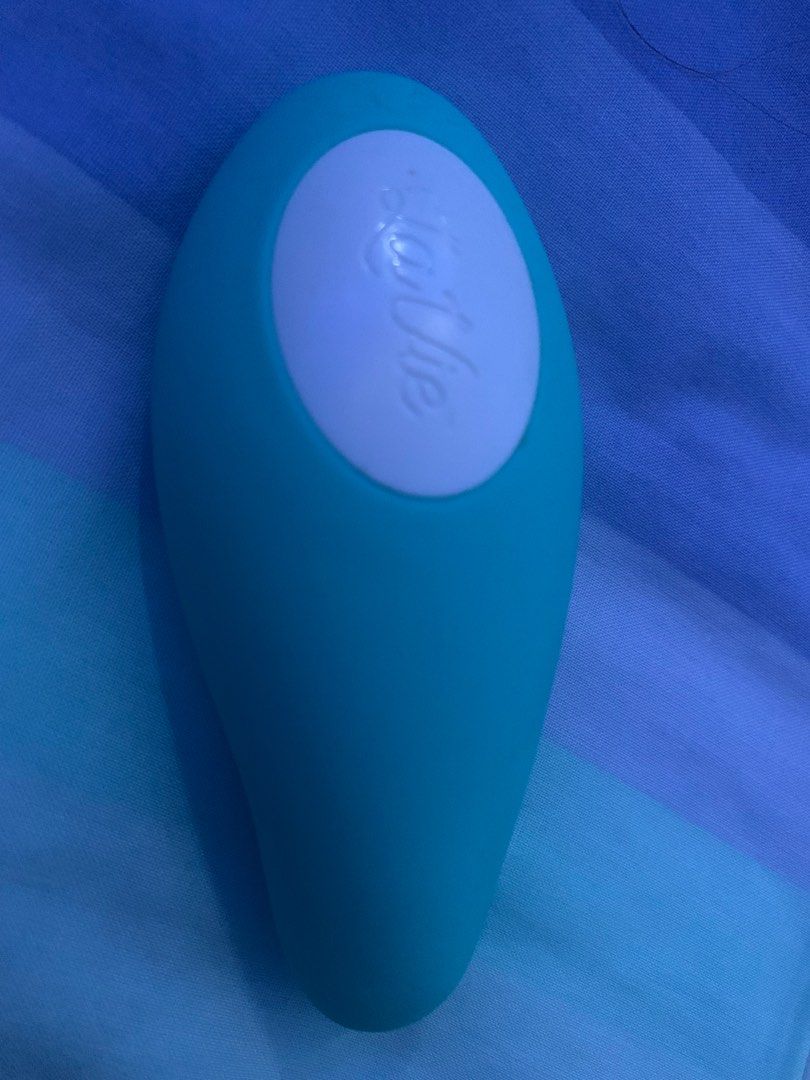 La vie breast massager for mom. (Category: Breastfeeding & Bottle Feeding) located in Makati City. Submitted by star01_620 (Listing ID 1301152402, Image 2). Description: Good for breast feeding mom. .