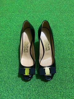 Like new authentic Ferragamo peeptoe heels size 7 P6,500