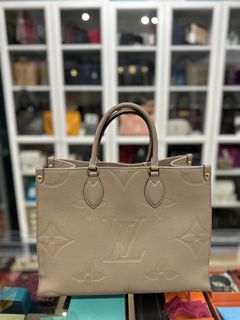 (Category: ) located in . Submitted by closetcompany (Listing ID 1301270922, Image 1). Description: .