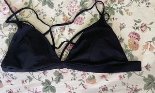 Lululemon black swimsuit tops bra black SMALL-MEDIUM CUP A