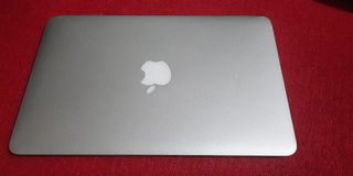 Macbook Air mid  2010  11inch Defective Battery and Camera sale or swap