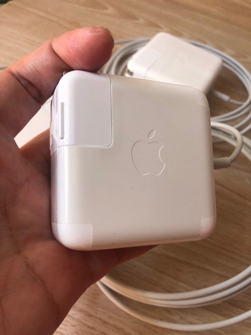 Magsafe 2 45watts Macbook Charger (Category: Chargers & Cables) located in Pasig City. Submitted by lailahbeauty (Listing ID 1301188685, Image 3). Description: Onhand for sale Magsafe 2 45w for MacBook charger. Judge the photos for more details. I can shipping nationwide. Best Seller! More stocks available. For more details you can contact me directly. Shipped via lalamove, lbc and j&t.