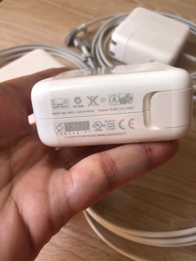 Magsafe 2 45watts Macbook Charger (Category: Chargers & Cables) located in Pasig City. Submitted by lailahbeauty (Listing ID 1301188685, Image 2). Description: Onhand for sale Magsafe 2 45w for MacBook charger. Judge the photos for more details. I can shipping nationwide. Best Seller! More stocks available. For more details you can contact me directly. Shipped via lalamove, lbc and j&t.