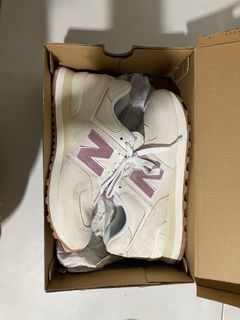 New Balance 574 Womens Sneakers for sale size 8