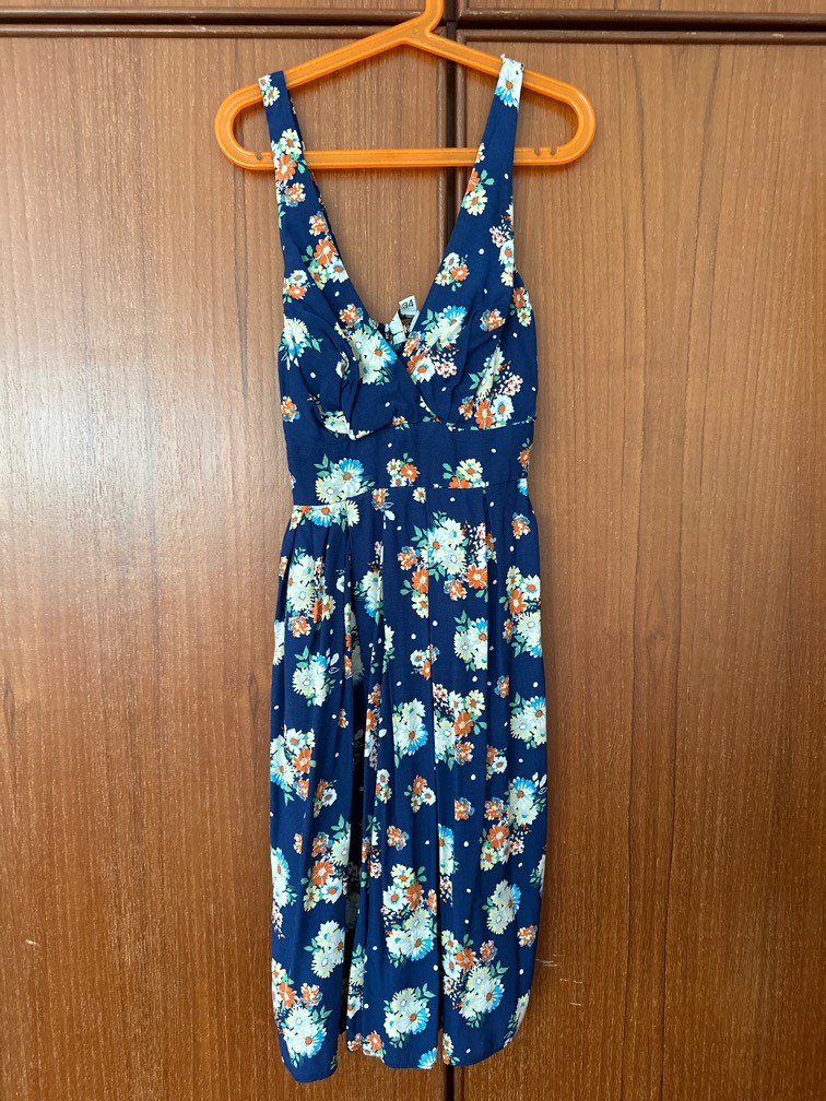 New look floral dress Women s Fashion Dresses Sets Dresses on Carousell