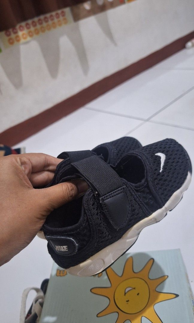 infants nike air rift trainers