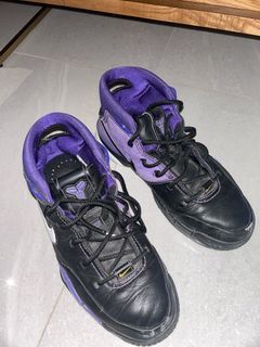 Nike uptembo black basketball shoes