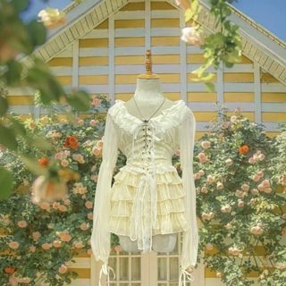 (Category: ) located in . Submitted by lucky_wardrobe (Listing ID 1301171365, Image 1). Description: .
