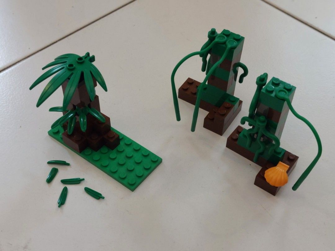 Original Generation Lego Star Wars sets Incomplete and Damaged