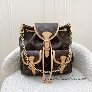 (Category: ) located in . Submitted by brands_lover (Listing ID 1301154103, Image 1). Description: .